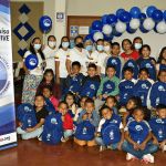 Más de 400 niños y niñas rcibieron kits escolares