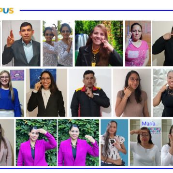Los estudiantes del curso Manos Parlantes se comprometen para preparar su propuesta de inclusión social