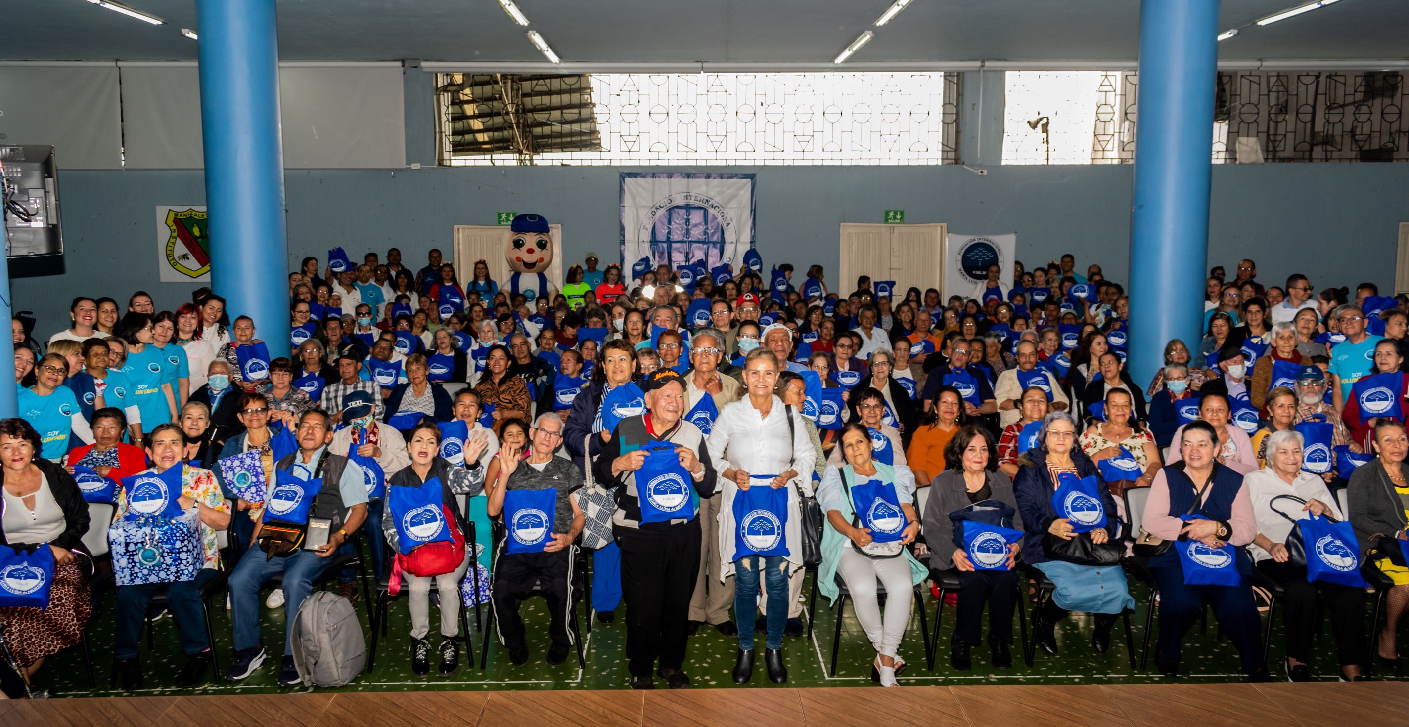 en-manizales-se-vivio-una-tarde-de-esparcimiento-para-el-adulto-mayor-y-persona-con-discapacidad