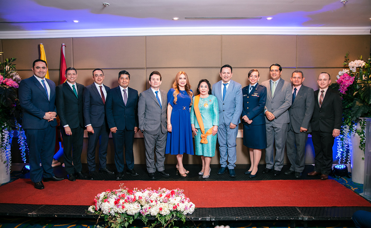 la-dra-maria-luisa-piraquive-recibio-8-reconocimientos-por-sus-mas-de-50-anos-de-servicio-a-la-humanidad