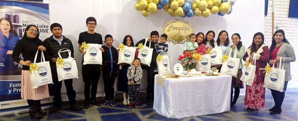 La Fundación benefició a familias del sur del Perú con entrega de vajillas