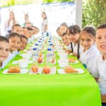 Estudiantes en Belén de Umbría reciben refrigerio durante su jornada escolar con el programa Mi Nueva Familia