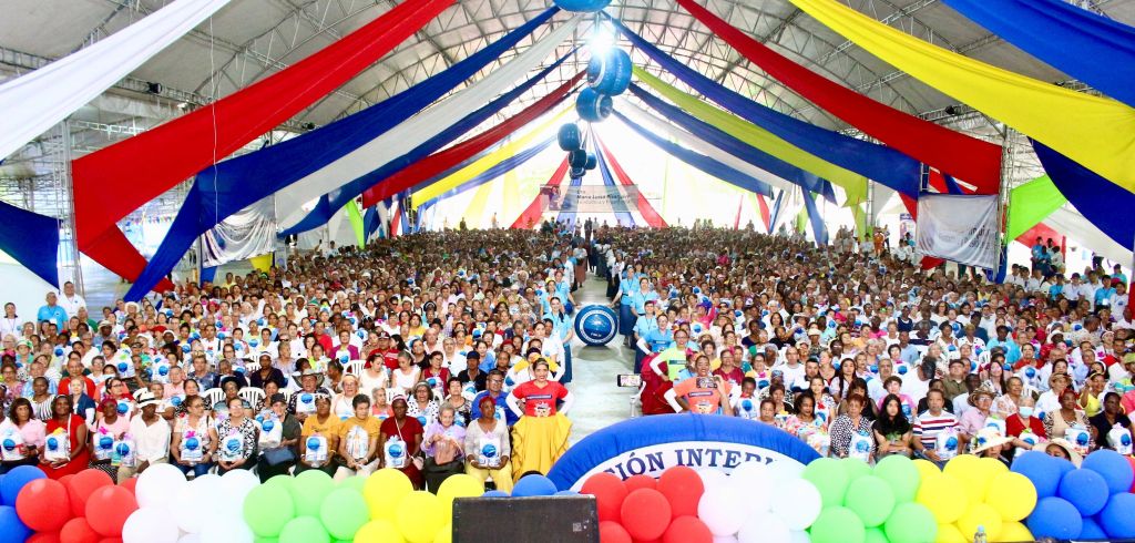 Un día de alegría y solidaridad vivieron en Cali 2000 adultos mayores y personas con discapacidad