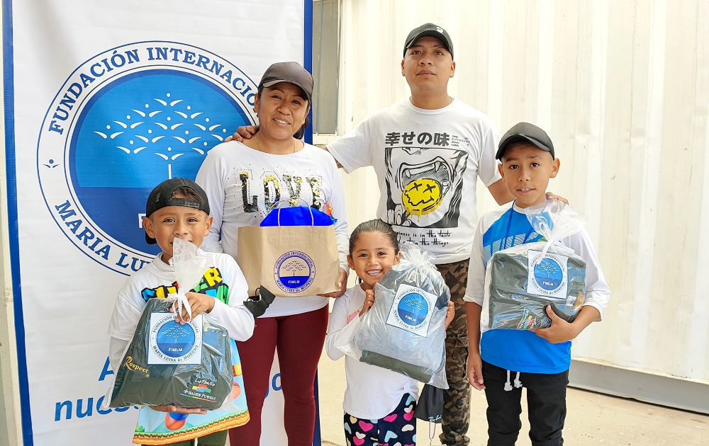 100-ninos-recibieron-donacion-de-uniformes-en-los-reyes-la-paz-estado-de-mexico