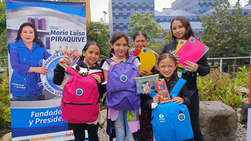 entrega-de-kits-escolares-y-sonrisas-un-dia-extraordinario-para-3600-personas-en-papalote-museo-del-nino