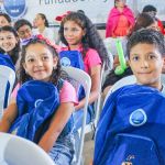 En una emocionante jornada, niños de Cartago, Valle del Cauca recibieron kits escolares