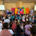 Entrega de Kits Escolares a niños en el auditorio de la gobernación de Sucre