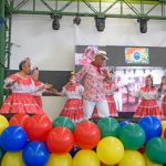 A nuestra celebración se unió el grupo de danzas de adultos mayores, quienes deleitaron a nuestros invitados con su presentación artística.