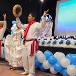 las familias agradecieron la incansable labor social de la Dra. María Luisa Piraquive al recibir por parte de la Fundación mercados de alimentos no perecederos y deliciosos refrigerios.