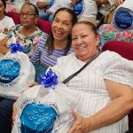 las familias agradecieron la incansable labor social de la Dra. María Luisa Piraquive al recibir por parte de la Fundación mercados de alimentos no perecederos y deliciosos refrigerios.