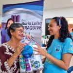 Rostro sonriente en una de nuestras beneficiarias de la jornada.