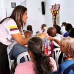 Personas mayores y en condición de discapacidad, disfrutaron de taller de valores y recibieron kits de aseo