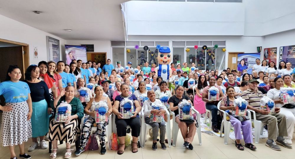 100 familias de La Tebaida recibieron kits de Aseo y obsequios