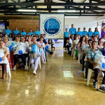 30 Personas en Condición de Discapacidad reciben mercados y obsequios