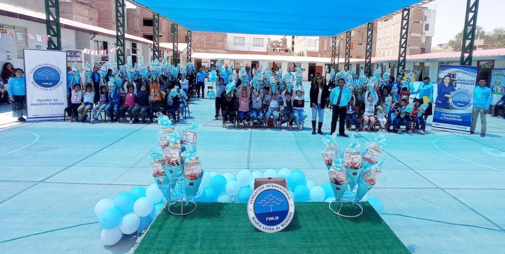 Niños de una escuela en la ciudad de Arequipa • Perú, disfrutaron de un evento que les llegó al corazón