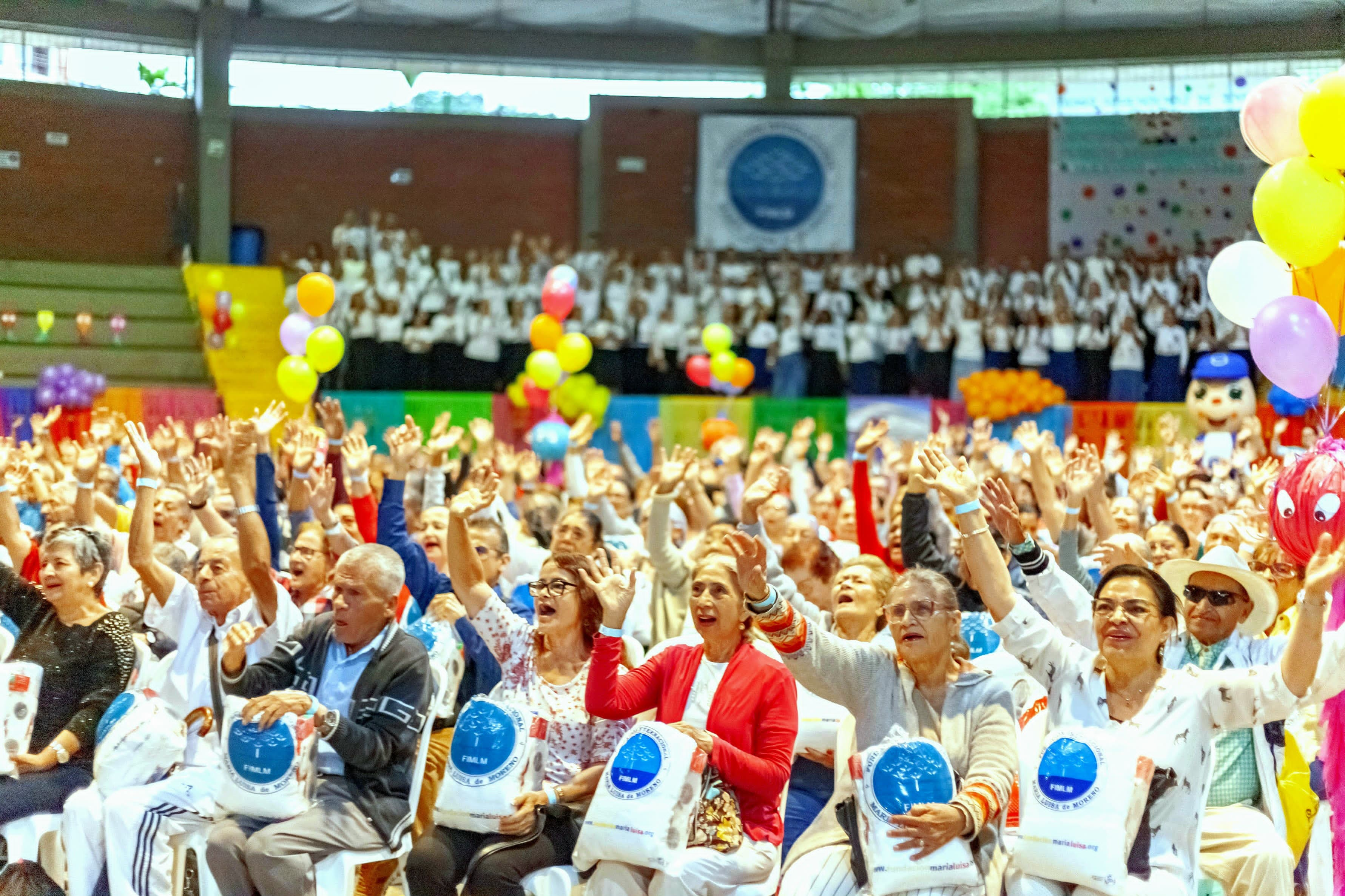 en-risaralda-600-adultos-mayores-disfrutaron-de-un-gran-evento