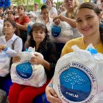 Beneficiados reciben mercados para su hogar