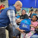 Entrega de Kits escolares en Yumbo Valle del Cauca