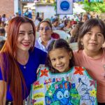 Con ayuda de sus familias, los niños elaboraron tareas que representaban la importancia del reciclaje.