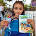 Cada niño recibió un kit escolar completo con cuadernos, cartucheras, reglas y más, brindándoles herramientas esenciales para su educación.