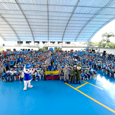 Jornada de apoyo de entrega de kits escolares