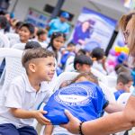 Estudiantes en Belén de Umbría, Risaralda, reciben nuevos kits escolares y uniformes