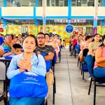 Los participantes están atentos en el evento