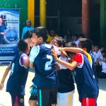 Niños celebran un gol