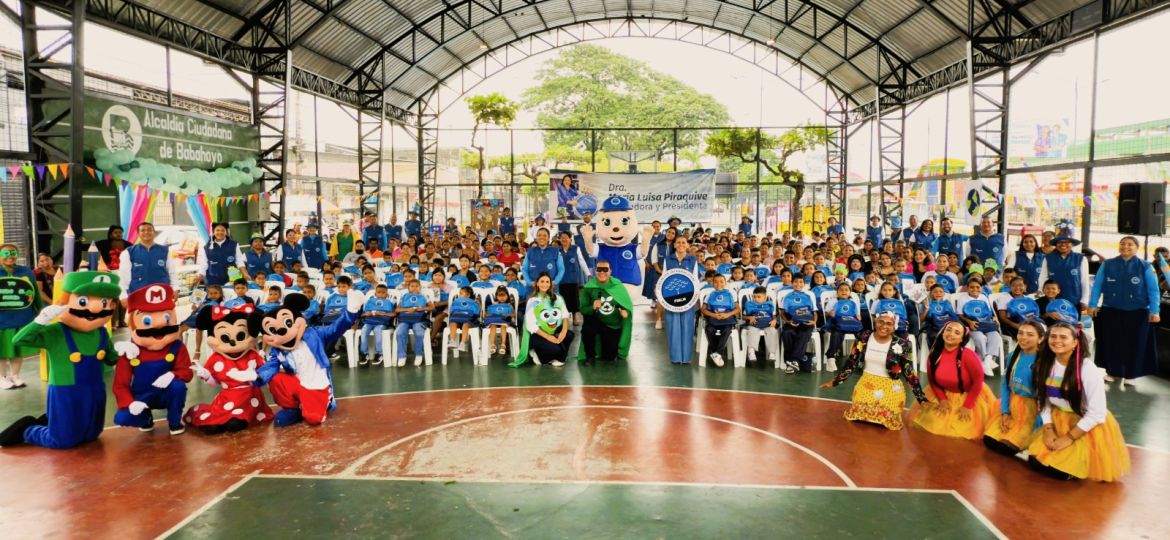 Jornada de entrega de kits escolares