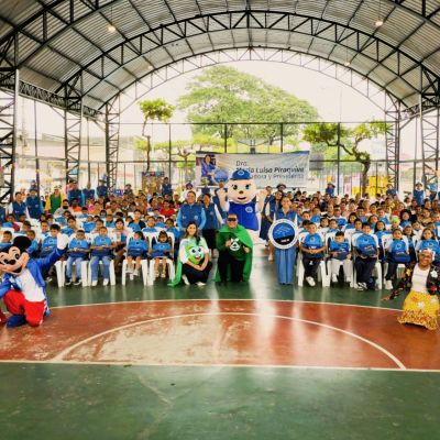 Jornada de entrega de kits escolares