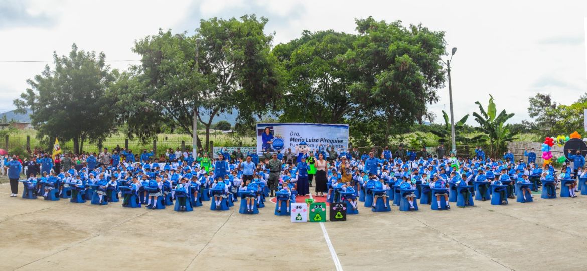 Jornada de apoyo de entrega kits escolares