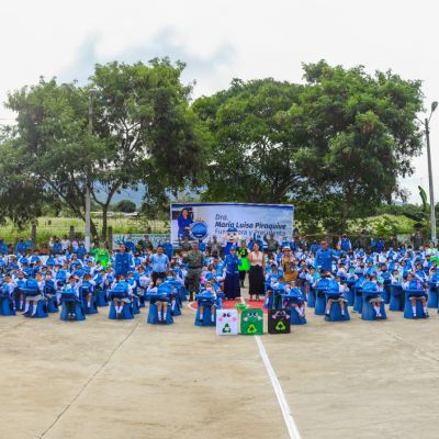 Jornada de apoyo de entrega kits escolares