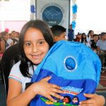 Jornada de entrega de kits escolares en Portoviejo