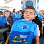 Jornada de entrega de kits escolares en Portoviejo