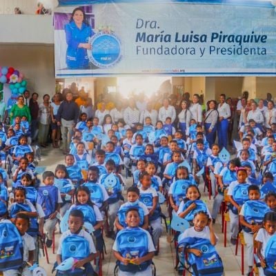 Jornada de entrega de kits escolares Esmeraldas