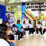 MNF niños reunidos felices