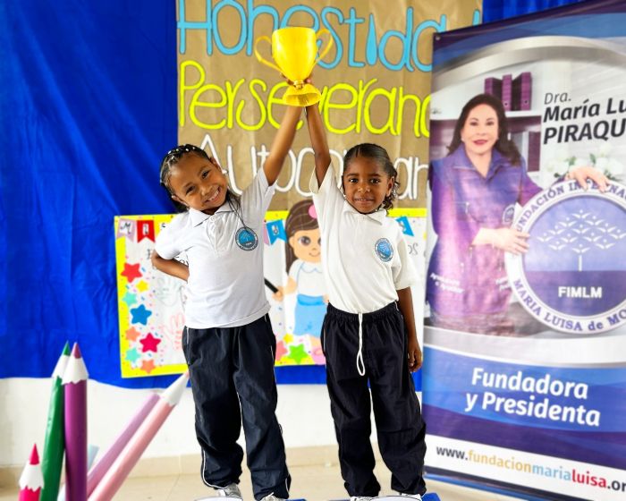 MNF niños reunidos felices