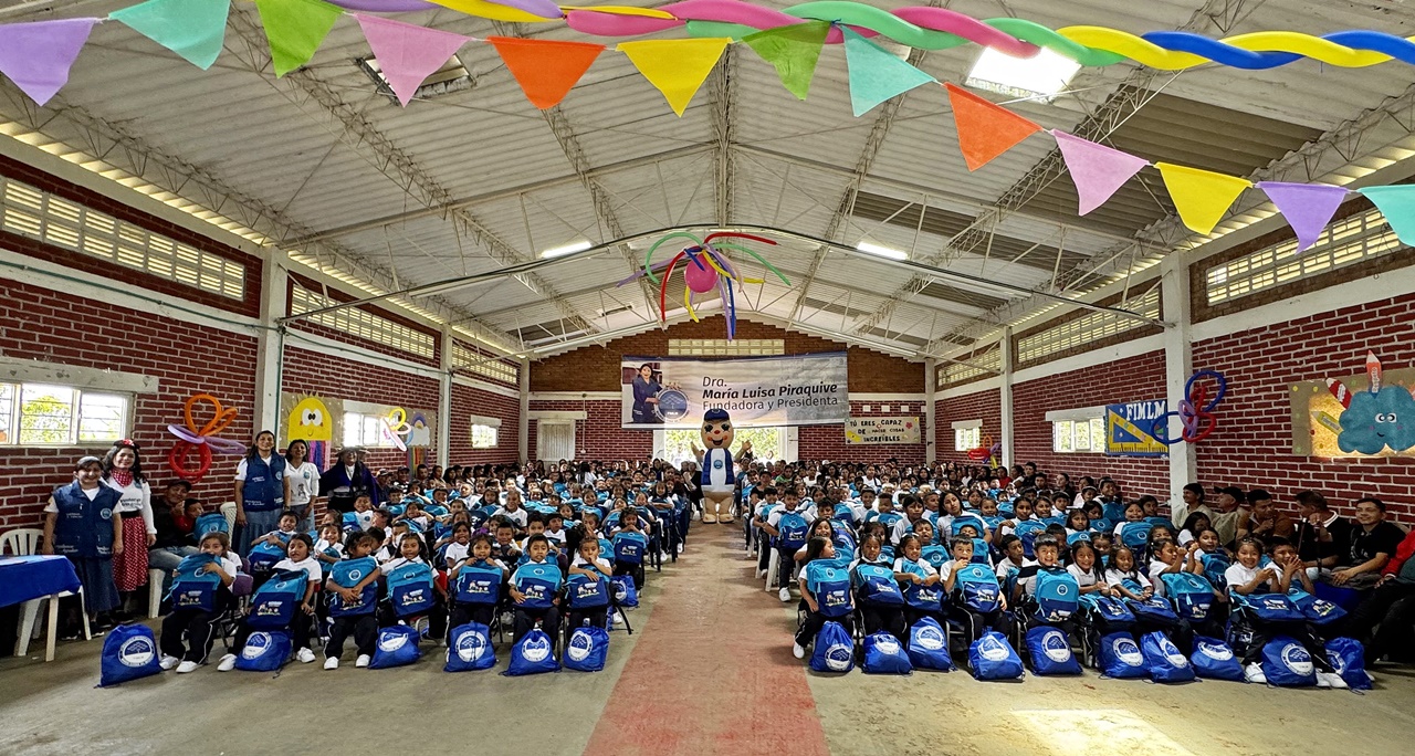estudiantes-de-la-i-e-centro-de-formacion-e-investigacion-misak-recibieron-kits-escolares-y-uniformes