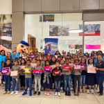 Entrega de ayuda en la escuela san diego