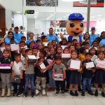 Entrega de ayuda en la escuela san diego