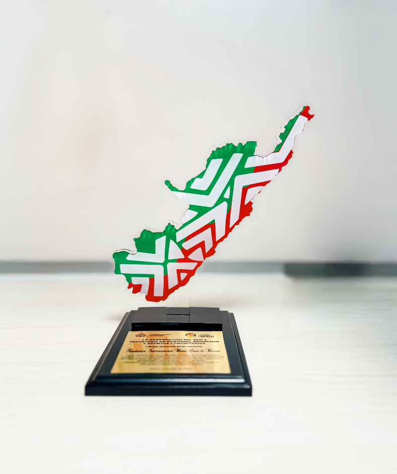 gobernacion-de-huila-entrega-reconocimiento-especial-a-la-fundacion-internacional-maria-luisa-de-moreno-2