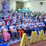 Los participantes posan para la fotografía final después de disfrutar del bienestar de la jornada