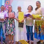 Beneficiarios reciben regalos al participar y disfrutar de las actividades didácticas de la fundación