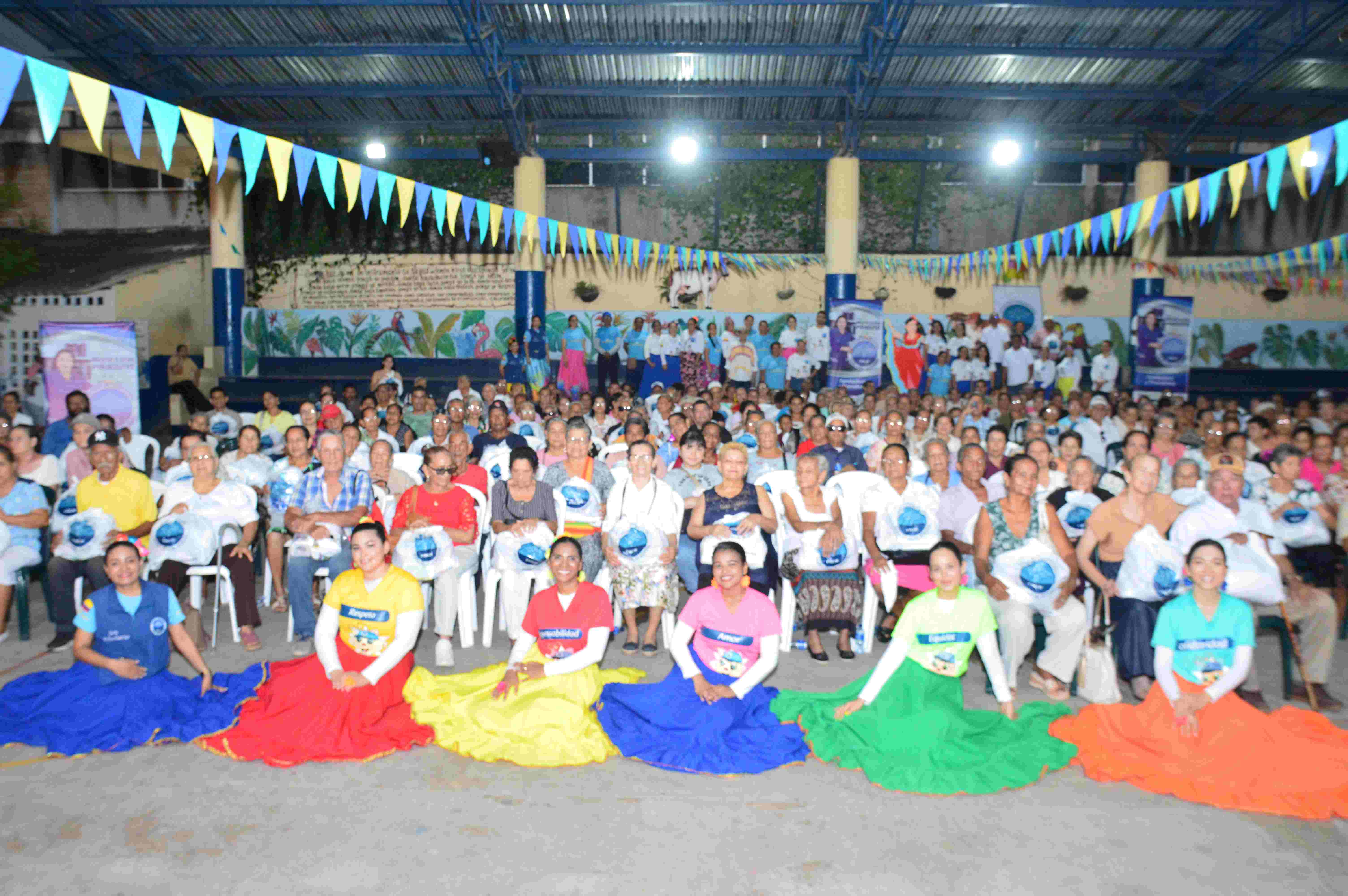 adultos-mayores-y-personas-en-condicion-de-discapacidad-en-monteria-disfrutaron-de-una-tarde-llena-de-risas-premios-y-aprendizajes-gracias-a-la-fimlm