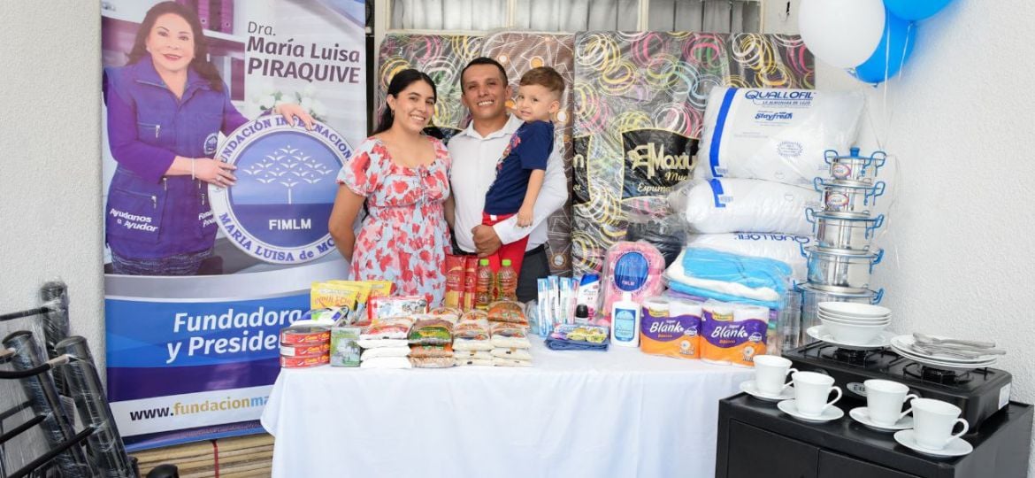 La emoción de las familias al recibir lo necesario muestra la importancia de la solidaridad.