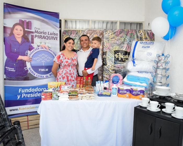 La emoción de las familias al recibir lo necesario muestra la importancia de la solidaridad.
