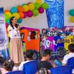 Voluntarios representaron distintas profesiones para inspirar a los niños a soñar en grande.