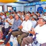 Mercados organizados con productos no perecederos de la canasta familiar listos para ser entregados.