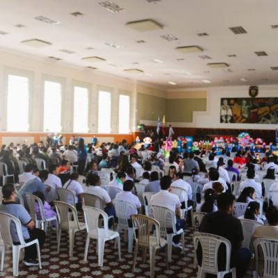niños de la Unidad Educativa Especializada Manuela Espejo