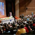 La visión de la Dra. María Luisa Piraquive que mueve corazones en un auditorio vibrante